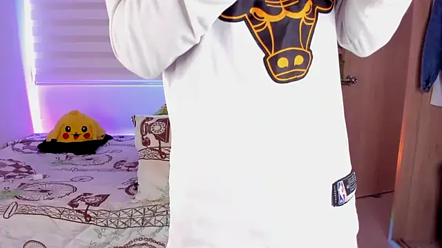 aldrinwhite online show from October 20, 2025, 5:46 pm