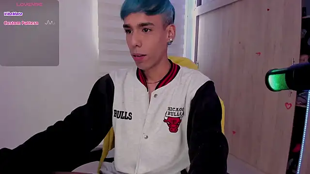 aldrinwhite online show from March 12, 2025, 7:04 pm