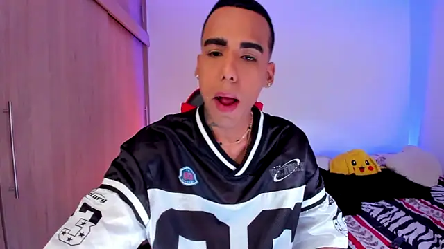 aldrinwhite online show from February 27, 2026, 6:52 pm