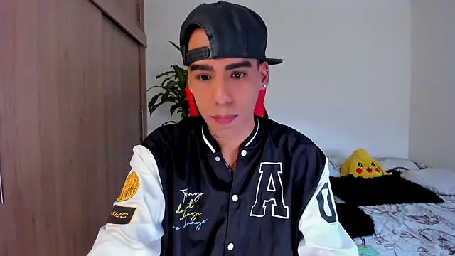 Snapshot of aldrinwhite chatting on March 13, 2026, 5:51 pm aldrinwhite online show from March 13, 2026, 5:51 pm