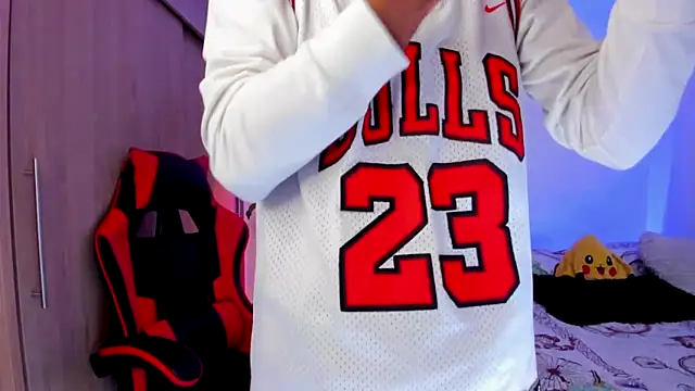 Snapshot of aldrinwhite chatting on March 7, 2026, 8:03 pm aldrinwhite online show from March 7, 2026, 8:03 pm