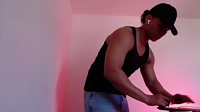 Snapshot of karimcoleman chatting on November 11, 2025, 3:29 pm karimcoleman online show from November 11, 2025, 3:29 pm