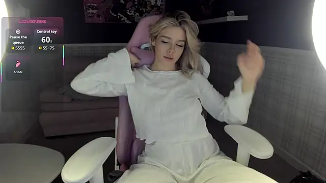 Snapshot of Anna_Robinson chatting on February 19, 2026, 12:29 am Anna Robinson online show from February 19, 2026, 12:29 am