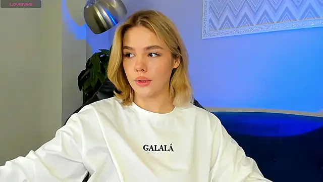 Anna Robinson online show from March 8, 2025, 1:06 am