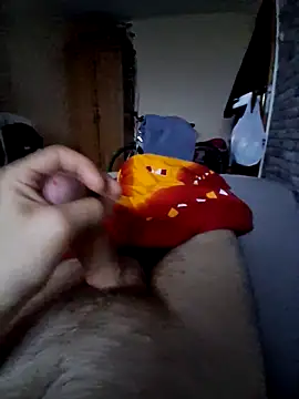 demoniczny82 online show from November 9, 2025, 6:17 am