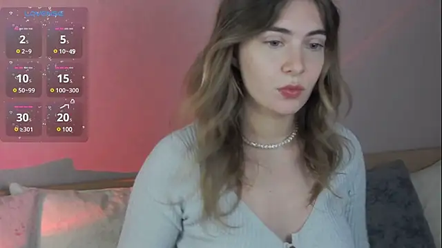 Snapshot of chloi_hes chatting on December 10, 2024, 11:43 am chloi hes online show from December 10, 2024, 11:43 am