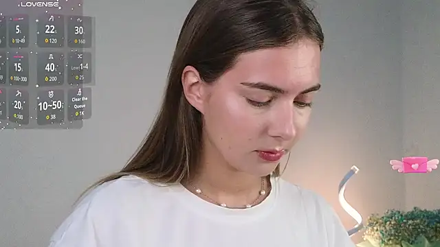 Snapshot of chloi_hes chatting on October 22, 2025, 11:42 am chloi hes online show from October 22, 2025, 11:42 am