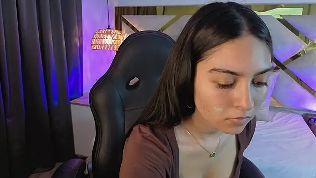Emelie Ch1 online show from June 27, 2026, 5:57 am