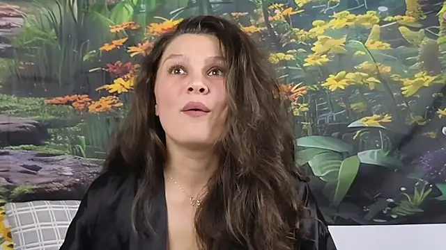 Snapshot of MadameDeFeu chatting on October 23, 2025, 12:48 pm MadameDeFeu online show from October 23, 2025, 12:48 pm