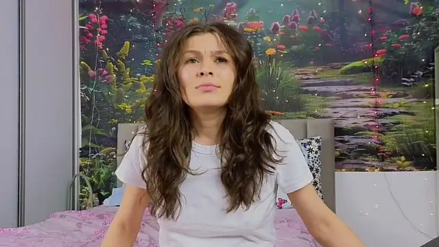 Snapshot of MadameDeFeu chatting on February 27, 2025, 11:17 am MadameDeFeu online show from February 27, 2025, 11:17 am