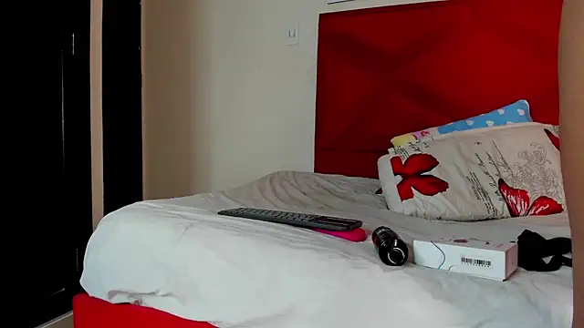 Snapshot of DakotaHoland chatting on February 2, 2026, 2:27 pm DakotaHoland online show from February 2, 2026, 2:27 pm