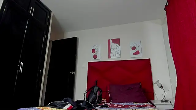 Snapshot of DakotaHoland chatting on March 6, 2025, 5:35 am DakotaHoland online show from March 6, 2025, 5:35 am