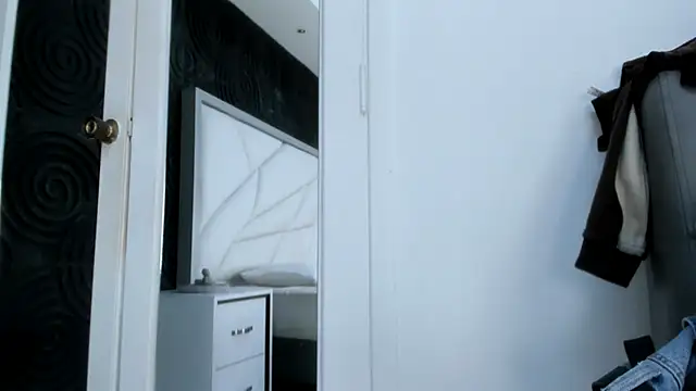 AbigailWilliams  online show from November 13, 2025, 11:14 am