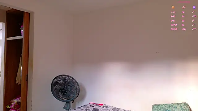 Gaby Vegaa online show from November 17, 2025, 10:03 pm