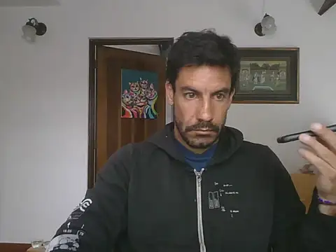 Snapshot of elkike1980 chatting on May 14, 2026, 12:02 pm elkike1980 online show from May 14, 2026, 12:02 pm