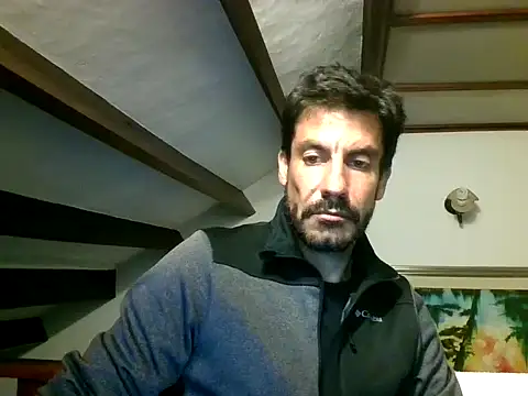 Snapshot of elkike1980 chatting on May 21, 2026, 2:31 am elkike1980 online show from May 21, 2026, 2:31 am
