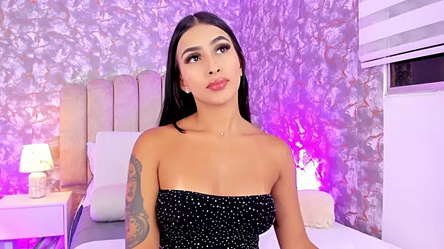 MiaTowson online show from October 16, 2025, 12:30 am