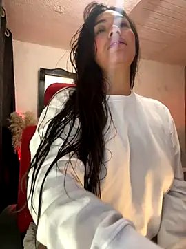 emmily d online show from October 16, 2025, 6:49 pm