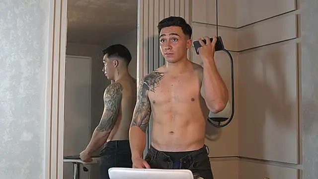 Snapshot of Ryan_Hunt chatting on October 22, 2025, 12:48 pm Ryan Hunt online show from October 22, 2025, 12:48 pm