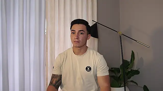 Snapshot of Ryan_Hunt chatting on October 18, 2025, 6:54 pm Ryan Hunt online show from October 18, 2025, 6:54 pm