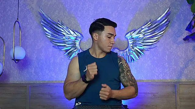 Snapshot of Ryan_Hunt chatting on October 16, 2025, 12:46 pm Ryan Hunt online show from October 16, 2025, 12:46 pm