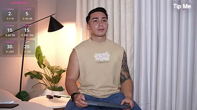 Snapshot of Ryan_Hunt chatting on October 30, 2025, 9:40 am Ryan Hunt online show from October 30, 2025, 9:40 am