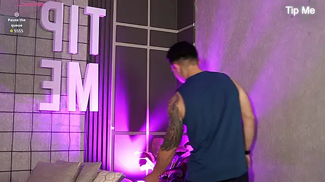 Snapshot of Ryan_Hunt chatting on October 27, 2025, 12:28 pm Ryan Hunt online show from October 27, 2025, 12:28 pm