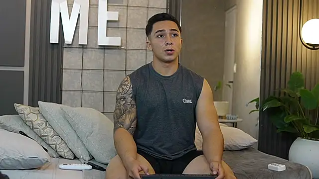 Snapshot of Ryan_Hunt chatting on March 4, 2025, 2:53 pm Ryan Hunt online show from March 4, 2025, 2:53 pm