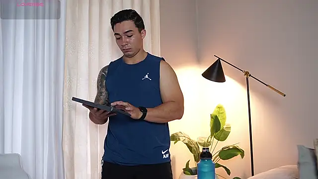 Snapshot of Ryan_Hunt chatting on November 10, 2025, 12:21 pm Ryan Hunt online show from November 10, 2025, 12:21 pm