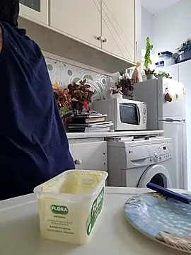 LorenRosse online show from October 5, 2025, 8:05 am