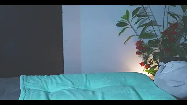 LorenRosse online show from May 15, 2026, 11:47 pm