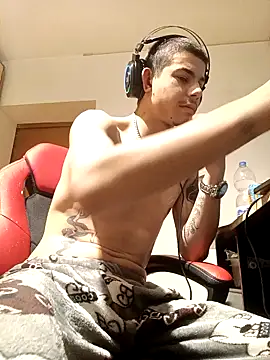 BigDickEnrg7195 online show from December 2, 2024, 8:28 pm