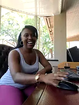 YourDreamLady22 online show from January 25, 2025, 11:02 am