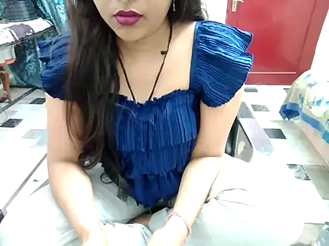 Snapshot of aarushi_sharmaa chatting on March 2, 2025, 11:39 pm aarushi sharmaa online show from March 2, 2025, 11:39 pm