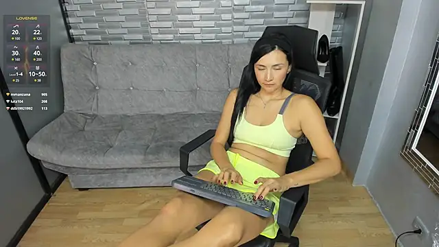 Snapshot of coniie_jhons chatting on March 16, 2025, 3:28 pm coniie jhons online show from March 16, 2025, 3:28 pm