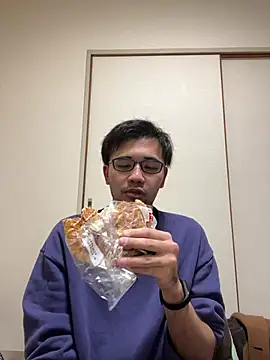 ryusei18570 online show from March 3, 2026, 10:17 pm