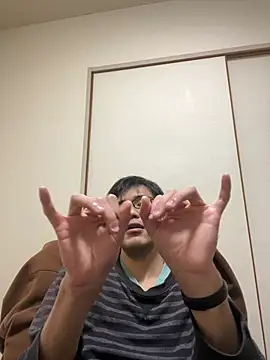 ryusei18570 online show from February 8, 2025, 4:14 pm