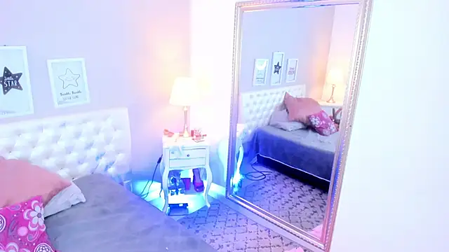 annaa-fox online show from February 1, 2025, 1:20 pm