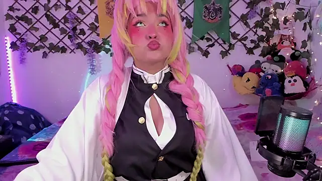 cutepie uwu  online show from January 8, 2025, 7:56 pm