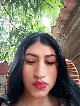 Julix A online show from September 25, 2025, 6:25 pm