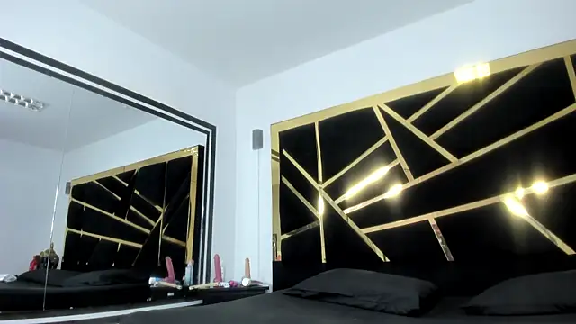 Snapshot of Giorgina_Simons chatting on February 8, 2025, 1:01 pm Giorgina Simons online show from February 8, 2025, 1:01 pm