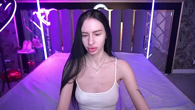 Snapshot of Snow_WhiteeeX chatting on April 7, 2026, 5:42 am Snow WhiteeeX online show from April 7, 2026, 5:42 am