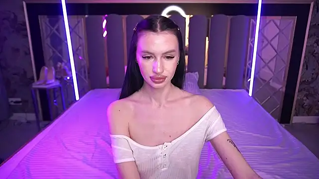 Snapshot of Snow_WhiteeeX chatting on March 21, 2026, 8:19 am Snow WhiteeeX online show from March 21, 2026, 8:19 am