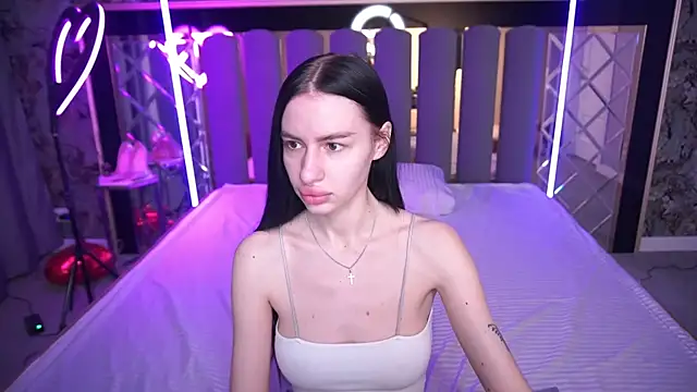 Snapshot of Snow_WhiteeeX chatting on April 11, 2026, 5:48 am Snow WhiteeeX online show from April 11, 2026, 5:48 am