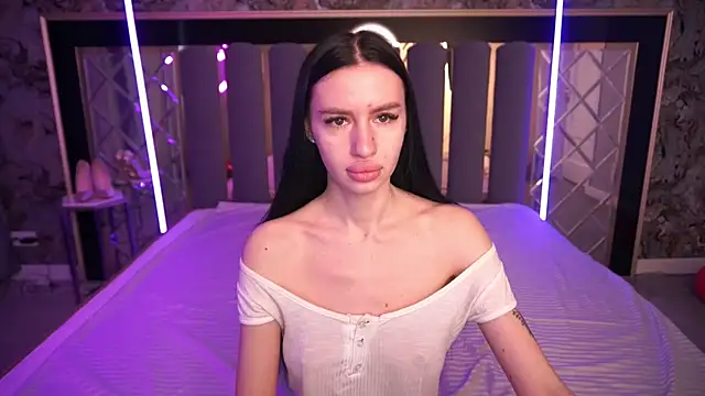 Snapshot of Snow_WhiteeeX chatting on March 23, 2026, 6:35 am Snow WhiteeeX online show from March 23, 2026, 6:35 am