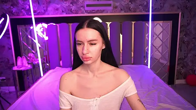 Snapshot of Snow_WhiteeeX chatting on March 25, 2026, 6:46 am Snow WhiteeeX online show from March 25, 2026, 6:46 am