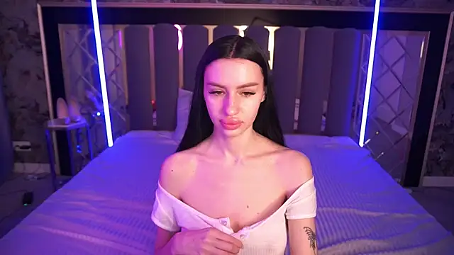 Snapshot of Snow_WhiteeeX chatting on March 8, 2026, 6:49 am Snow WhiteeeX online show from March 8, 2026, 6:49 am