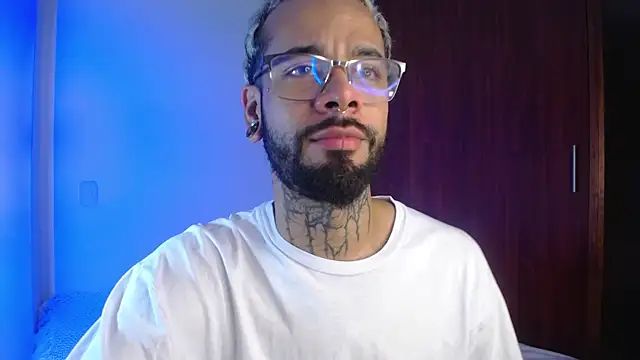 Snapshot of rafael_defendi chatting on October 14, 2025, 11:25 pm rafael defendi online show from October 14, 2025, 11:25 pm