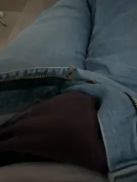 reelciii21 online show from February 18, 2025, 3:20 pm