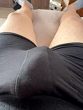 reelciii21 online show from October 18, 2025, 1:13 pm